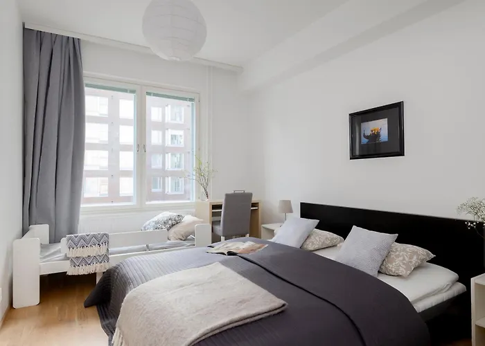 2Br Design Home 400 M From Train Station Tikkurila