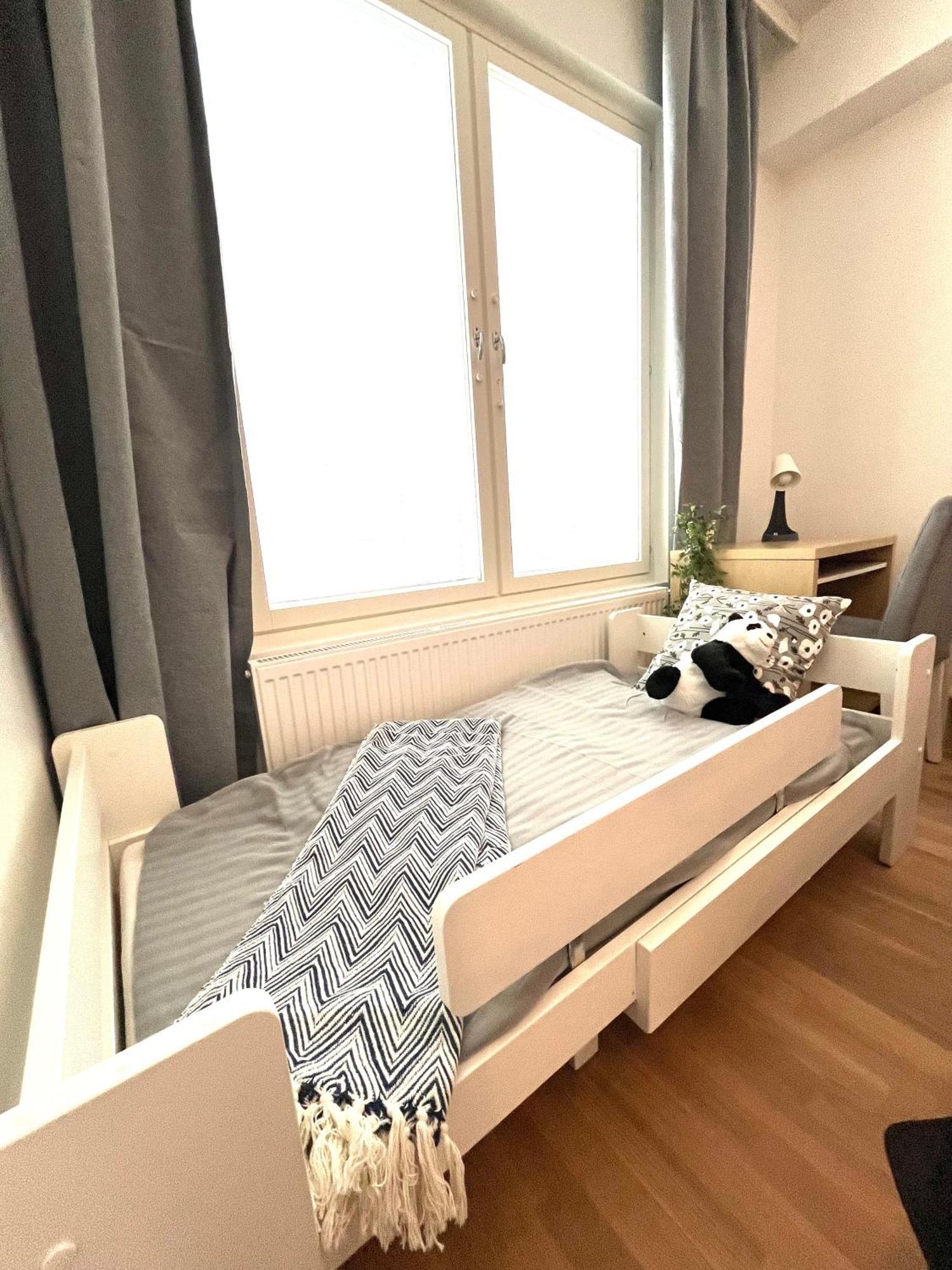 2br Design 400 M From Train Station Tikkurila Апартаменты *