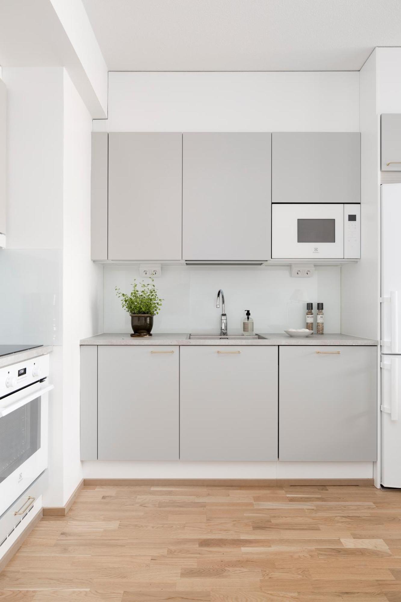 2br Design 400 M From Train Station Tikkurila Апартаменты *
